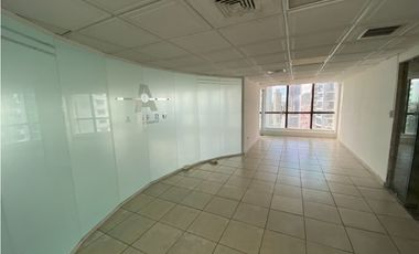 VENDO OFICINA EN LA TORRE BAC EN LA AVENIDA BALBOA