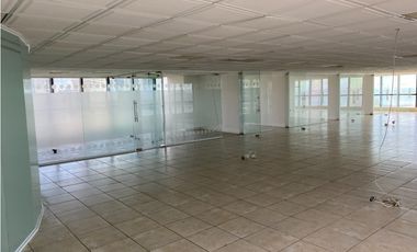 VENDO OFICINA EN LA TORRE BAC EN LA AVENIDA BALBOA