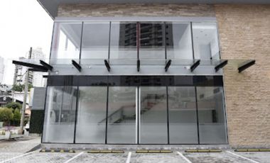 ALQUILO LOCAL EN PLAZA TRIHUMP (PLAZA URUGUAY)  BELLA VISTA