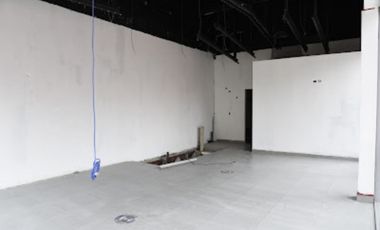 ALQUILO LOCAL EN PLAZA TRIHUMP (PLAZA URUGUAY)  BELLA VISTA