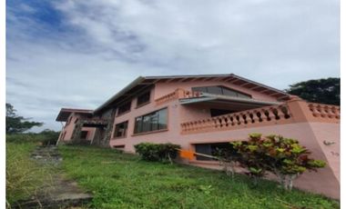 VENDO CASA DE TRES NIVELES EN ALTOS DEL MARIA PIMONTE