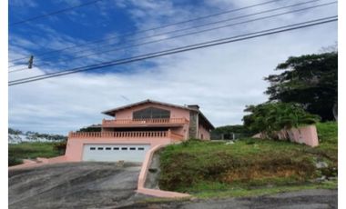 VENDO CASA DE TRES NIVELES EN ALTOS DEL MARIA PIMONTE