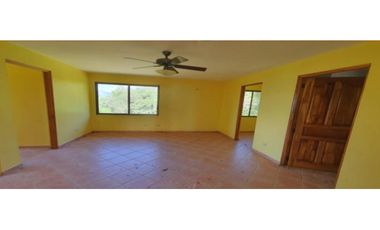 VENDO CASA DE TRES NIVELES EN ALTOS DEL MARIA PIMONTE