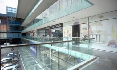 ALQUILO LOCAL EN ROYAL BLUE PLAZA EN VIA PORRAS