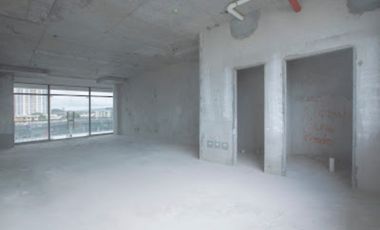 ALQUILO LOCAL EN ROYAL BLUE PLAZA EN VIA PORRAS