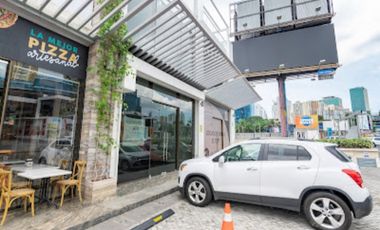 ALQUILO LOCAL EN PLAZA BRAZIL 50 VIA ISRAEL