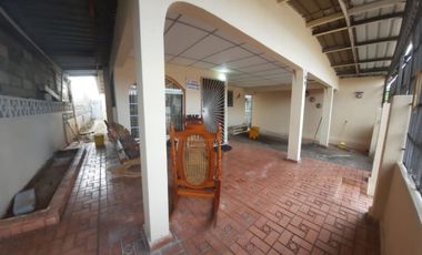 SE VENDE CASA EN DON BOSCO
