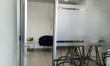 OFIC. 2 PRIVADOS + 2 BAÑOS + RECEPCION CON ESTAC Y BOD