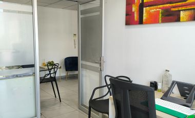 OFIC. 2 PRIVADOS + 2 BAÑOS + RECEPCION CON ESTAC Y BOD