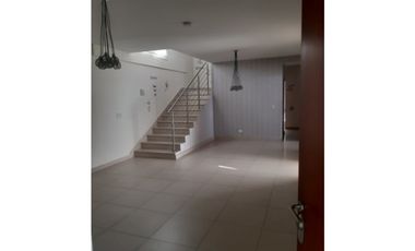 SE VENDE CASA EN PH RIVER VALLEY EN HOWARD