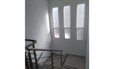 SE VENDE CASA EN EL PH VICTORIA EN BRISAS DEL GOLF