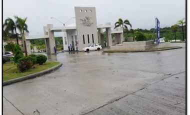 SE VENDE CASA EN EL PH THE VILLAGE BEACH EN SAN CARLOS