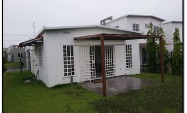 SE VENDE CASA EN EL PH THE VILLAGE BEACH EN SAN CARLOS