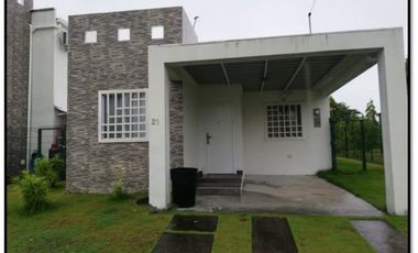 SE VENDE CASA EN EL PH THE VILLAGE BEACH EN SAN CARLOS