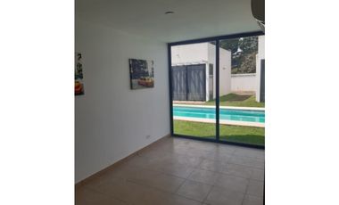 SE VENDE CASA EN EL PH VILLAGE AT THE POOL EN ANTON RIO HATO