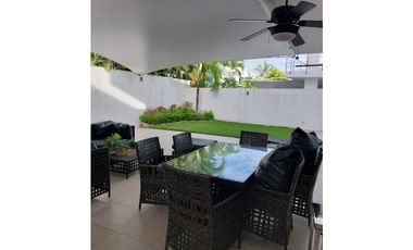 SE ALQUILA CASA EN EL PH COSTA ESMERALDA EN COSTA SUR