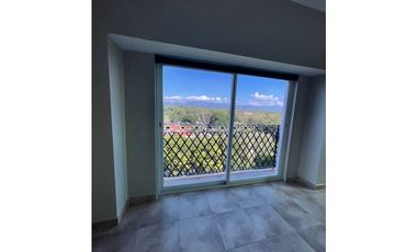 SE VENDE APARTAMENTO EN PH ALCAZAR PARK EN CORONADO