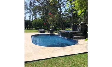 SE VENDE CASA EN EL VALLE DE ANTON