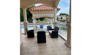 SE VENDE APARTAMENTO EN EL PH LAS OLAS II VISTA MAR SAN CARLOS