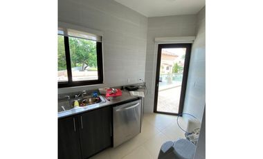 SE VENDE APARTAMENTO EN EL PH LAS OLAS II VISTA MAR SAN CARLOS