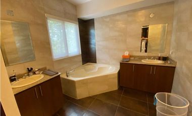 SE VENDE APARTAMENTO EN EL PH LAS OLAS II VISTA MAR SAN CARLOS