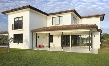 VENDO CASA DE PLAYA EN LAGUNA BUENAVENTURA