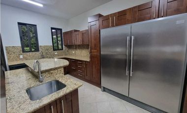 Pent House Embassy Club. Venta de Inversión. Con inquilino .