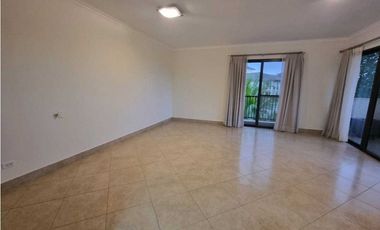 Pent House Embassy Club. Venta de Inversión. Con inquilino .