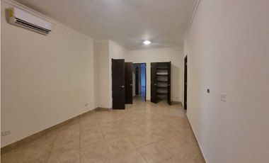 Pent House Embassy Club. Venta de Inversión. Con inquilino .