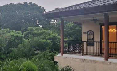 Pent House Embassy Club. Venta de Inversión. Con inquilino .