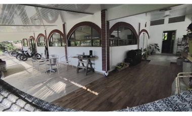 ANTON / EL VALLE / 1895M / 4 HABITACIONES / 4 PARKING / PISCINA