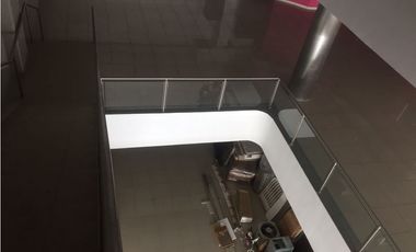 Se Alquila Local sobre Vía España