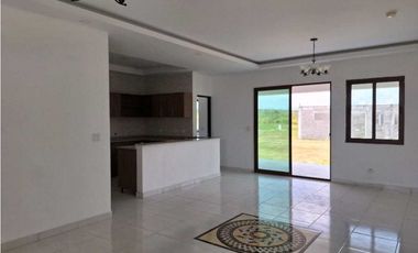Venta de Terreno de 903 mts con Casa en San Carlos/ Hacienda Pacifica