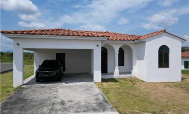 Venta de Terreno de 903 mts con Casa en San Carlos/ Hacienda Pacifica