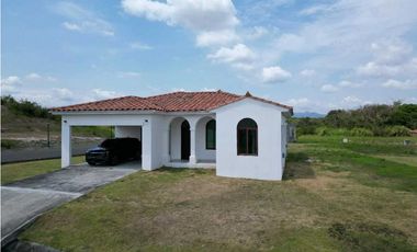 Venta de Terreno de 903 mts con Casa en San Carlos/ Hacienda Pacifica