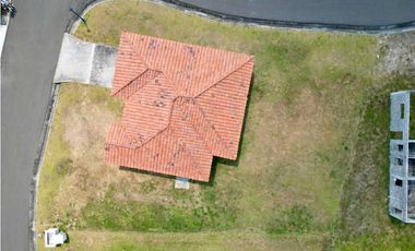 Venta de Terreno de 903 mts con Casa en San Carlos/ Hacienda Pacifica