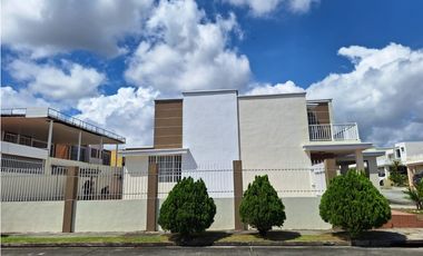 Venta de Casa esquinera de 310 mts en Brisas del Golf/ Brisas Point