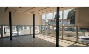 LOCALES COMERCIALES Y OFICINA PARQUE LEFEVRE 170M2