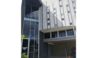 LOCALES COMERCIALES Y OFICINA PARQUE LEFEVRE 170M2