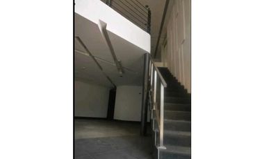 LOCALES COMERCIALES Y OFICINA PARQUE LEFEVRE 170M2