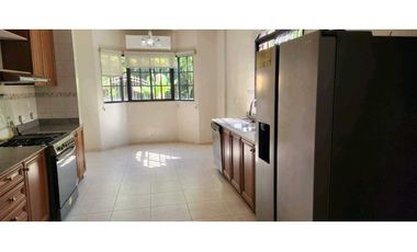 CASA DUPLEX EN CLAYTON EN EMBASSY CLUB  3REC 3B CBE L/B  336M2