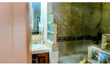 425 entre 135 y 136 - Casa en Venta