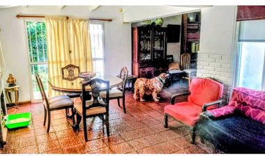 425 entre 135 y 136 - Casa en Venta
