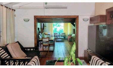 425 entre 135 y 136 - Casa en Venta