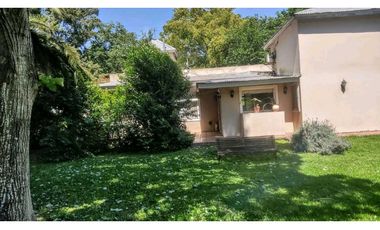 425 entre 135 y 136 - Casa en Venta