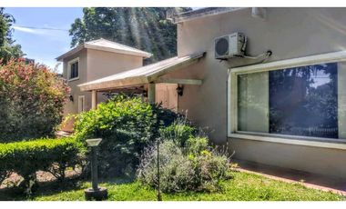 425 entre 135 y 136 - Casa en Venta