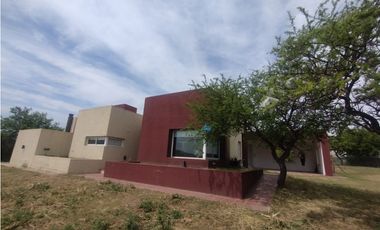 ALQUILER ANUAL BARRIO CAUSANA CARLOS PAZ CORDOBA PILETA