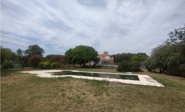 ALQUILER ANUAL BARRIO CAUSANA CARLOS PAZ CORDOBA PILETA