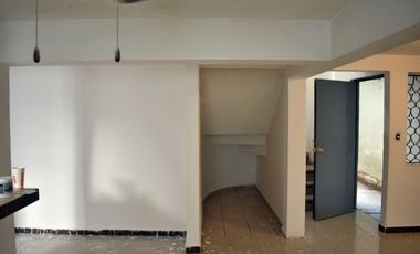 Casa con 4 habitaciones en Fraccionamiento con vigilancia en Lomas Palmira Jiutepec Morelos