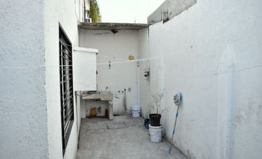 Casa con 4 habitaciones en Fraccionamiento con vigilancia en Lomas Palmira Jiutepec Morelos